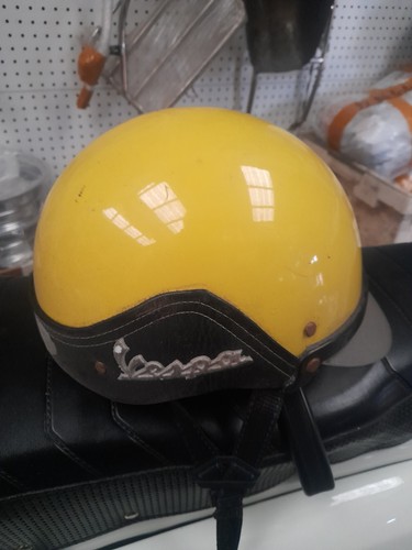 Vespa helmet garage - garage, ornament