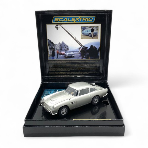 James bond scalextric - james,