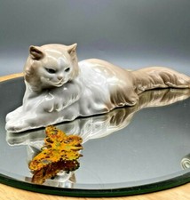 Vintage Figurine Cat  Lladro Porcelain Persian Angora Glazed
