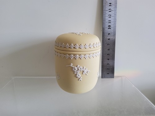 Wedgewood jasperware yellow - wedgewood,