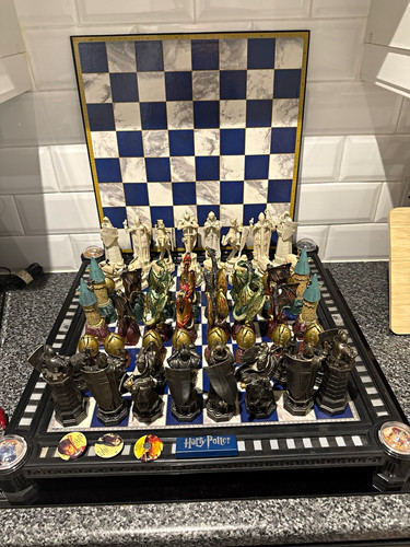 Harry potter wizard chess set - chess,