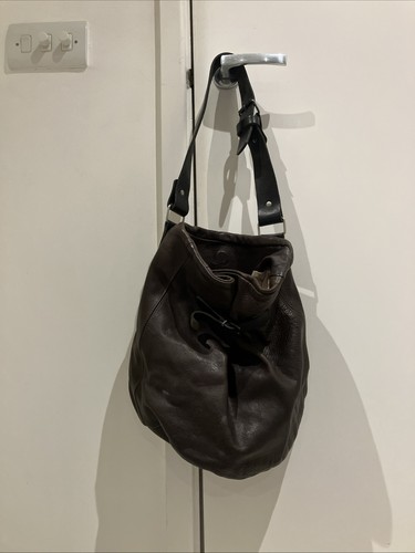 Ally capellino shoulder - shoulder, hobo