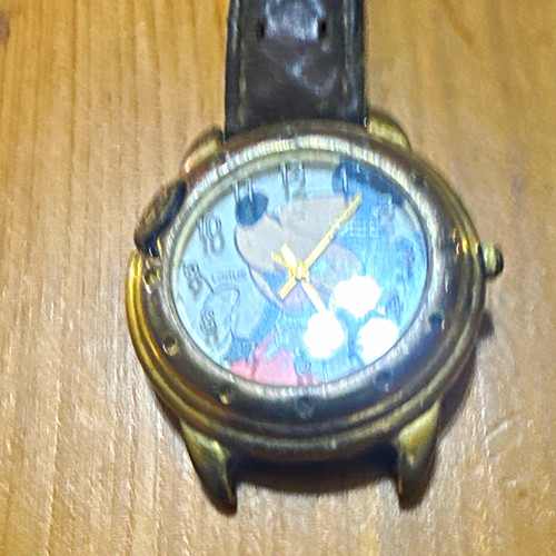 Round gold tone - gold-tone, analog