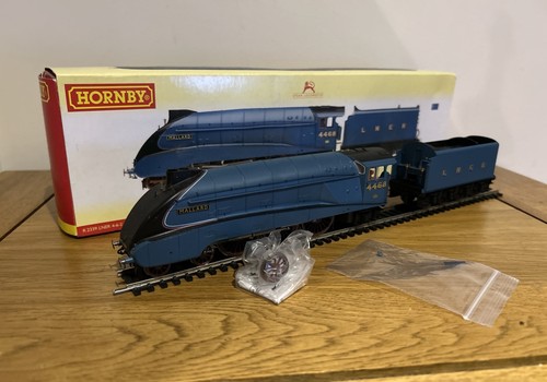 Hornby mallard r2339 class - hornby, a4