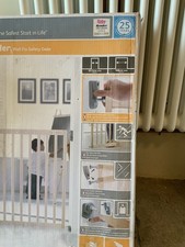 Lindam extending wall fix door