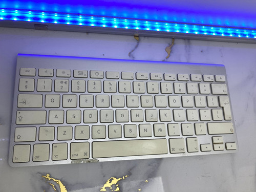 Apple wireless keyboard - apple,