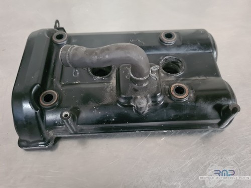 Rear cylinder head cover