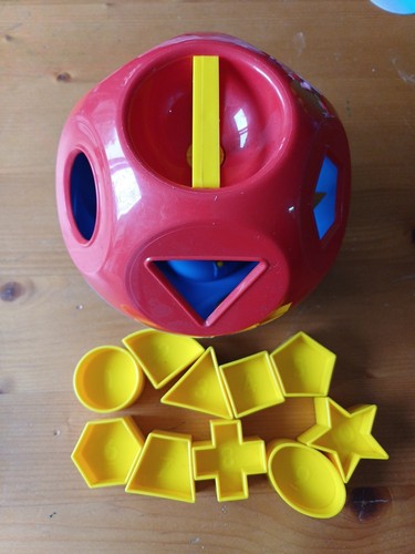 Tupperware shape sorter ball - shape,
