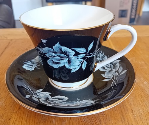 Aynsley england cup - aynsley, saucer