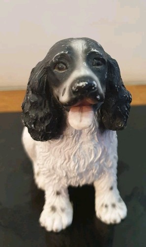 Figurine black white - &,