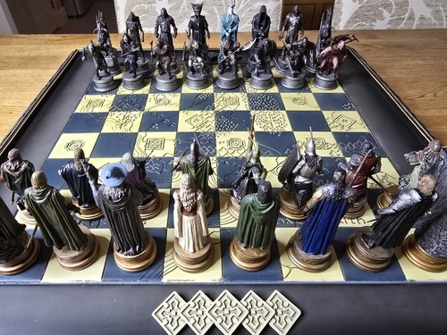 Lord the rings chess set - of,