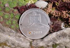 VINTAGE AUTOMOBILE CAR.BADGE # PORSCHE CLUB MEETING BERLIN GERMANY 1995