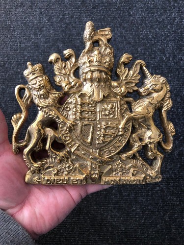 Brass royal coat arms - of,