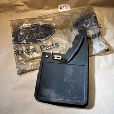 CLASSIC 1970s SINGLE MUDFLAP GRANADA CORTINA ESCORT GENUIUNE NEW PART RARE NOW