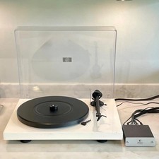 Pro‑Ject Debut III Turntable