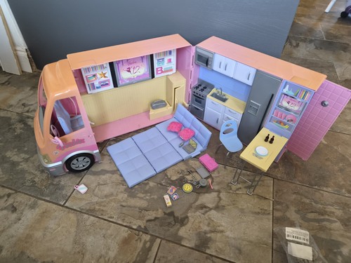 Barbie hot tub - bus, pink