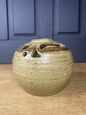 Cooper Pottery potpourri, Bud