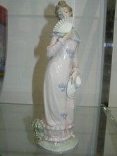 RARE NAO BY LLADRO LADY WITH FAN AND BONNET #0291 12 INCH FIGURE BEAUTIFUL 
