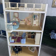 Vintage Sindy House 80s Doll House  With Furniture & More. Collection Only Cm21