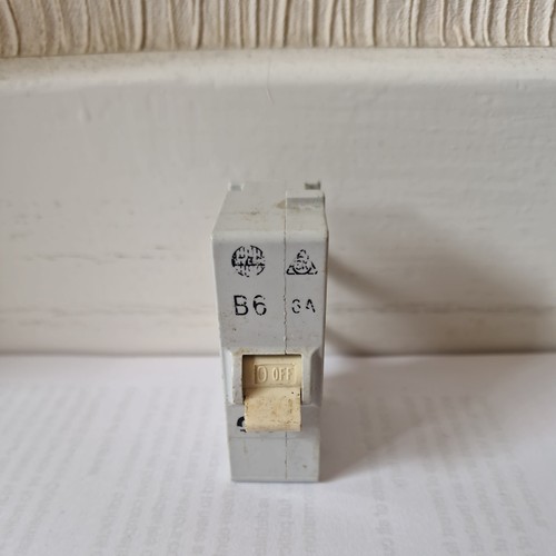 Wylex type push - type, push/plug-in
