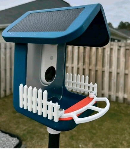 Bird buddy front landing - front,