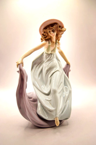 Lladro porcelain figurine - lladro,