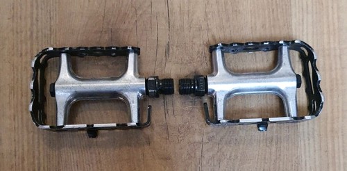 Retro pedals in - retro, (vp-196)