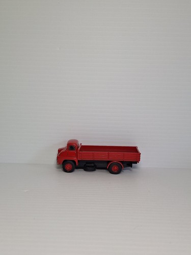 Base toys die cast - cast, 1:76