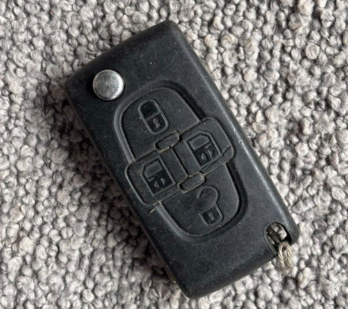 Genuine peugeot button - genuine,