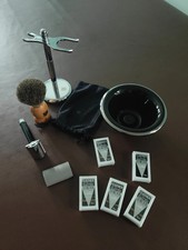 The Muhle Chrome Safety Razor R106 & Muhle Shaving Kit