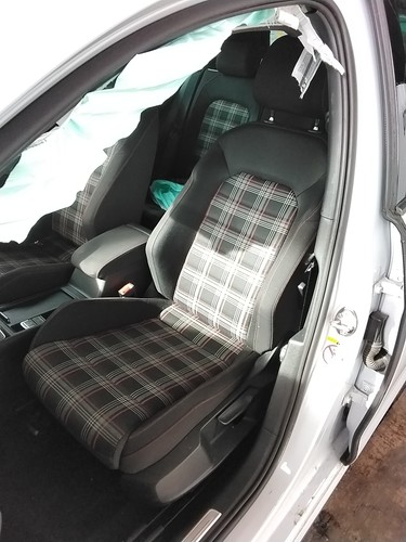 Front seat volkswagen - front,