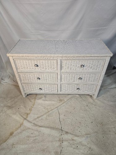 Vintage white wicker rattan - white,