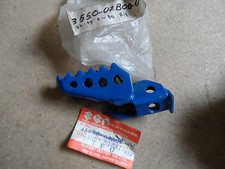 SUZUKI GENUINE RM80 89-91 RIGHT HAND RH FOOTREST BLUE 43550-02B00  NOS