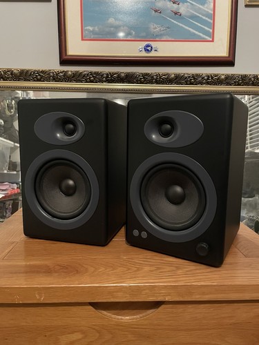 Audioengine black speakers - black,