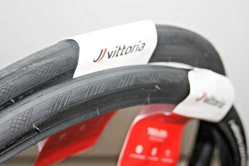 Vittoria zaffiro road bike - iv,