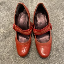 Clarks Cushion Soft Red Leather Patent Court Shoes In Size 7 Excellent Cond