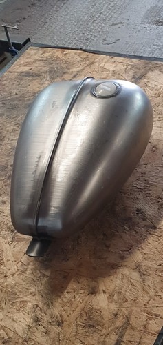 Ribbed mustang petrol tank - petrol,