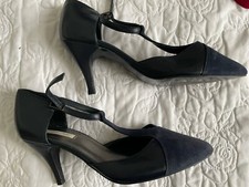 White Stuff Size 7 UK Suede