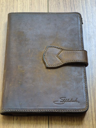 Saddleback brown full - saddleback,