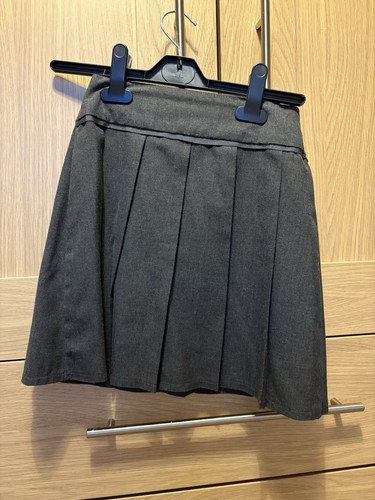 Grey school skirt box - tu,