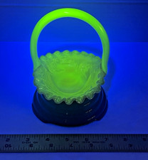 Vintage Fenton Art Glass Basket Dorothy Taylor Kitten UV Iridized Burmese 1991