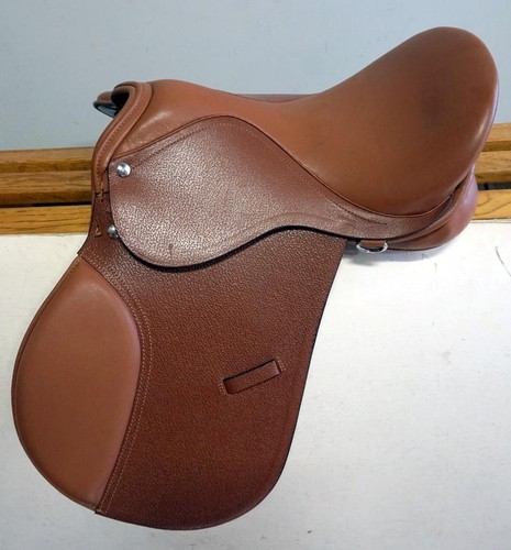 Tan horse english saddle - saddle, hunt