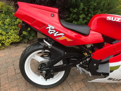 Suzuki rgv250 vj22 foot - suzuki,