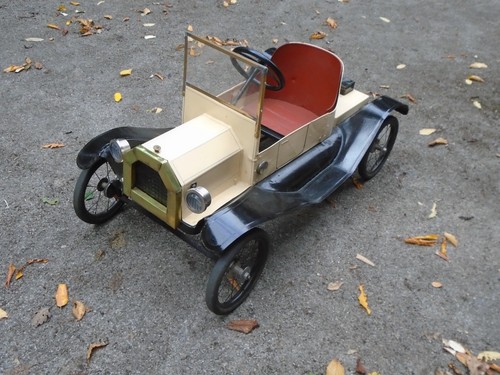 Vintage toy pedal car - , t