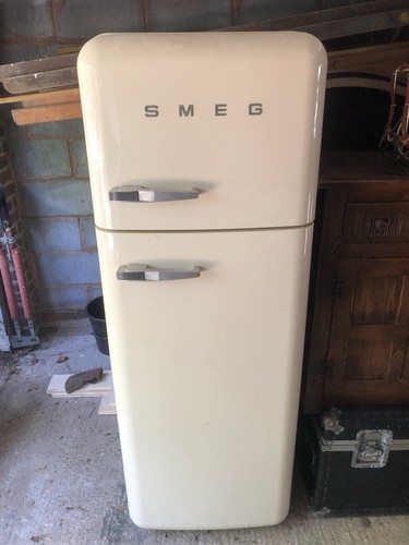 Smeg 234l fridge freezer - smeg,