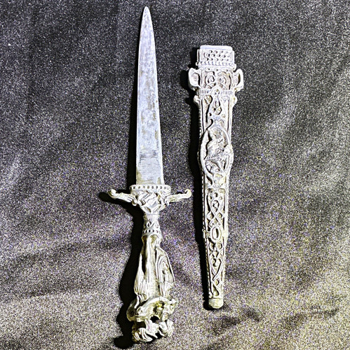 Silver tone ornate decorative - ornate,