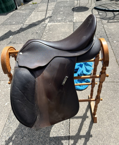 Wintec wide cob saddle 17in - wide,
