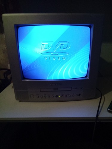 Vintage daewoo 14in colour crt - 14in,