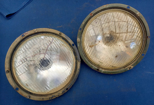 Pair military land rover - of,
