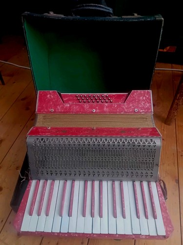Vintage mastertone accordion - mastertone,